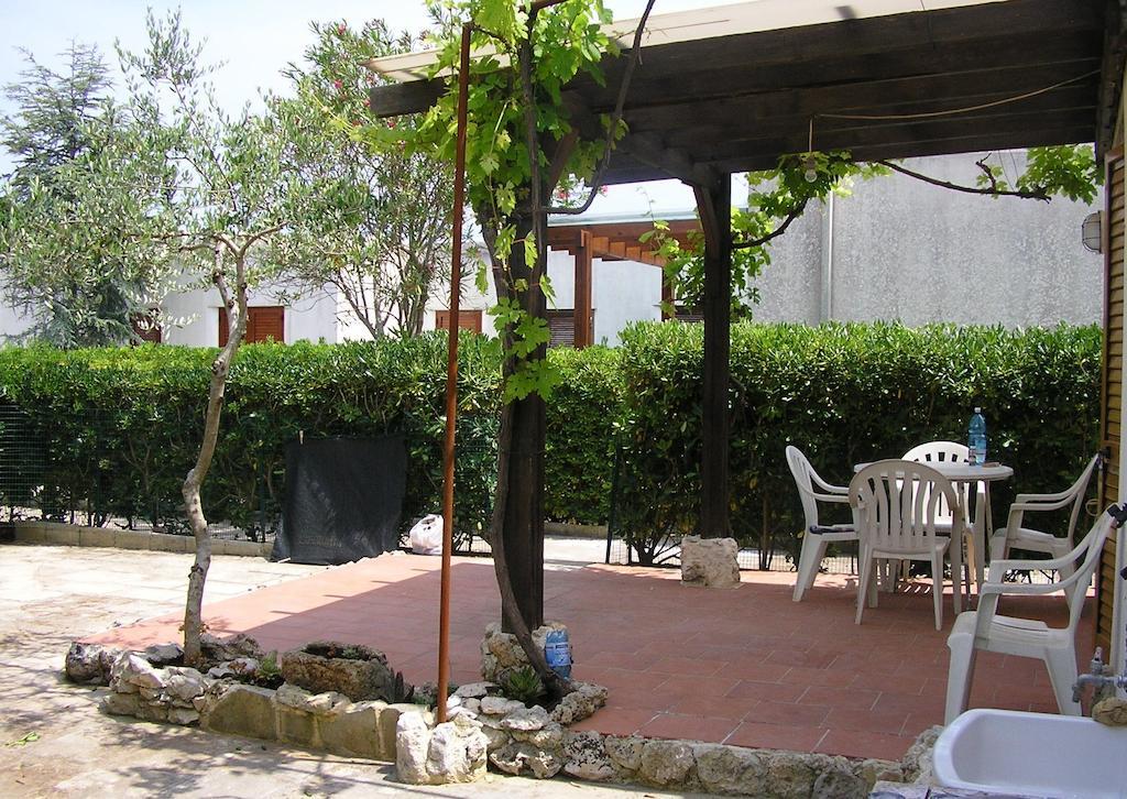 Casa A Villaggio Paradiso サンタ・チェザーレア・テルメ 部屋 写真