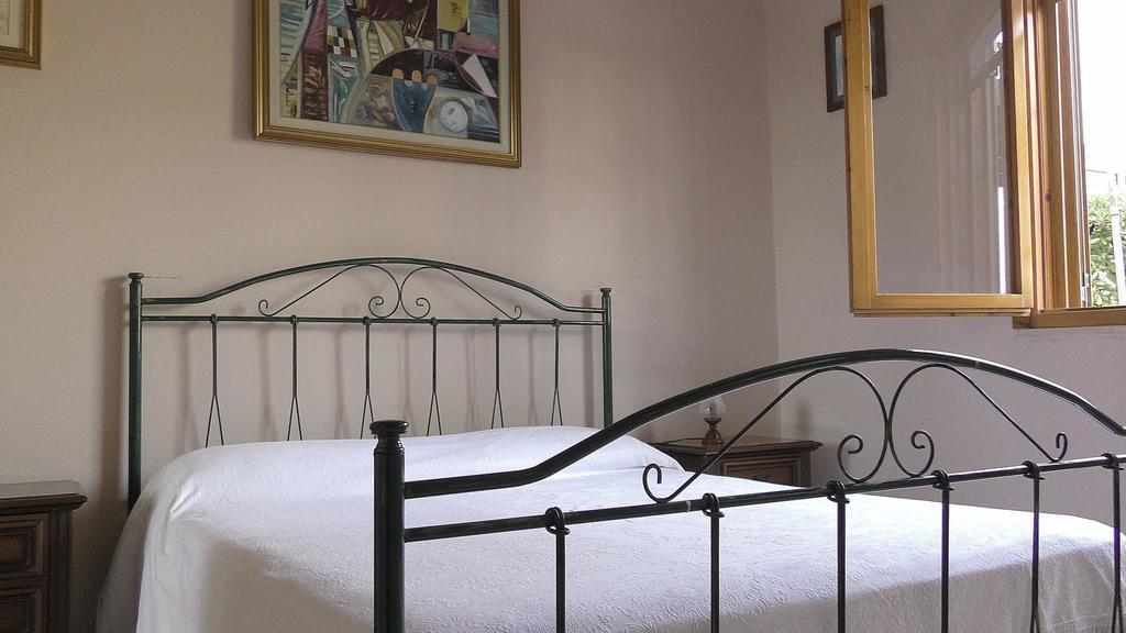 Casa A Villaggio Paradiso サンタ・チェザーレア・テルメ エクステリア 写真